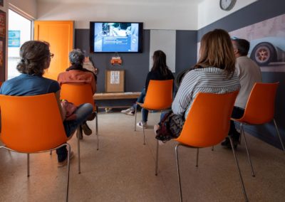 Leçons de code en salle pour apprendre la conduite